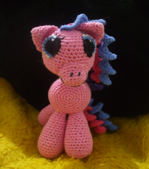 🦄 Pony Arcoíris de Fantasía – Amigurumi Hecho a Mano