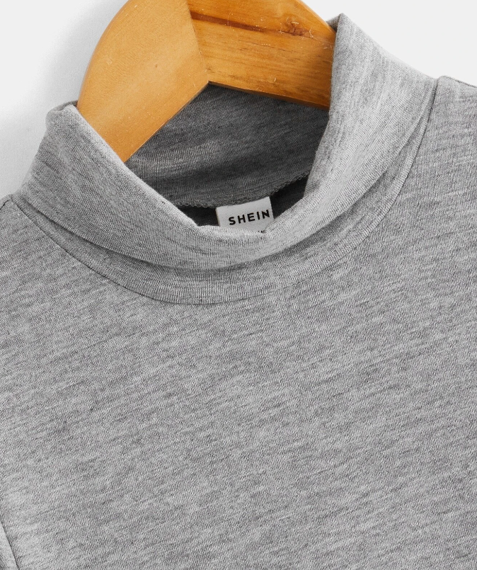 Top de Cuello Cisne con Bajo en Campana - Gris Claro