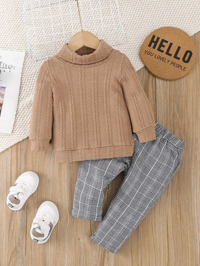 Conjunto de Sudadera y Pantalón con Cuello Cisne para Chicos
