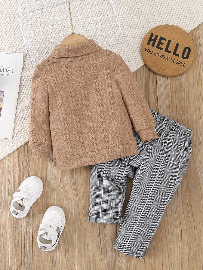 Conjunto de Sudadera y Pantalón con Cuello Cisne para Chicos