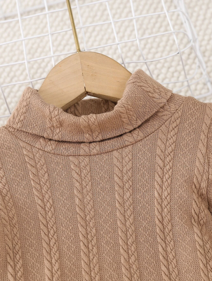Conjunto de Sudadera y Pantalón con Cuello Cisne para Chicos
