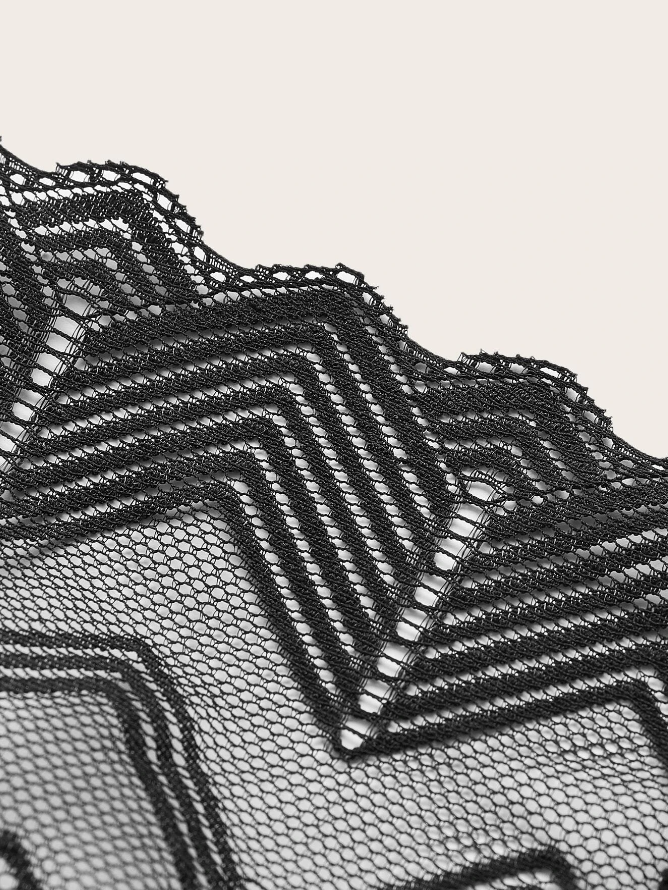 Body Negro Transparente con Diseño Triangular