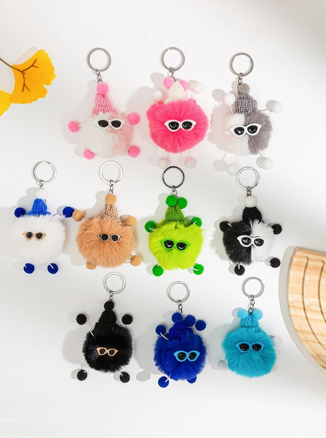Llavero de Pompón Multicolor con Gorro y Gafas