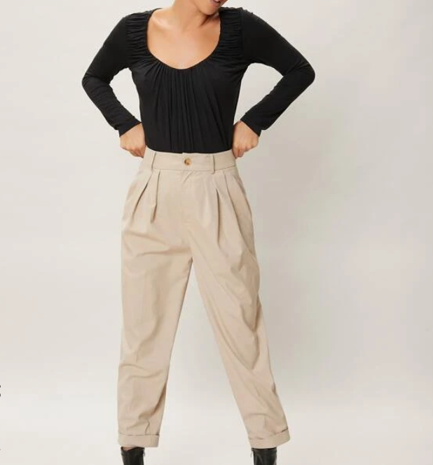 Blusa Negra con Fruncido