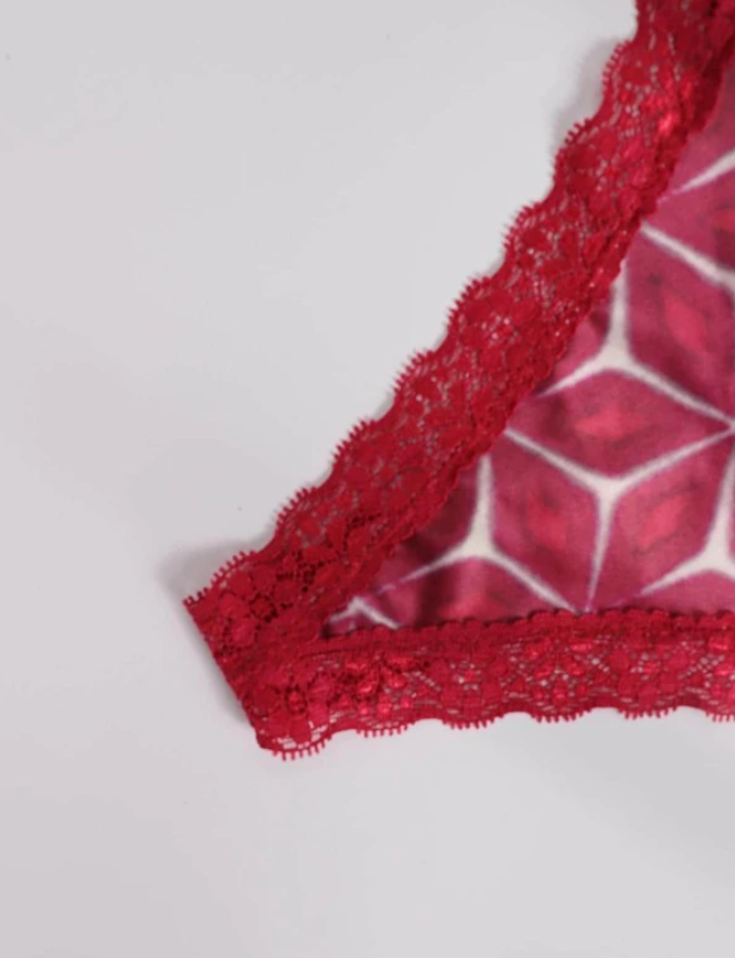 Tanga Burdeos con Encaje Contraste