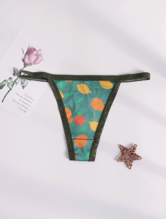 Tanga Verde con Detalles de Encaje y Diseño Dulce