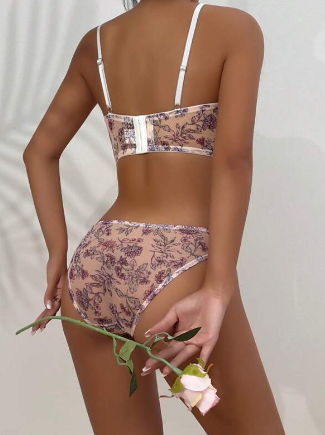 Conjunto de Lencería Rosado Sandía con Estampado Floral