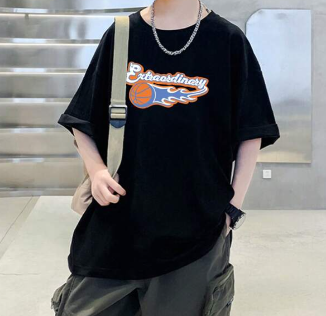 Camiseta Oversize con Estampado Deportivo - Color Negro
