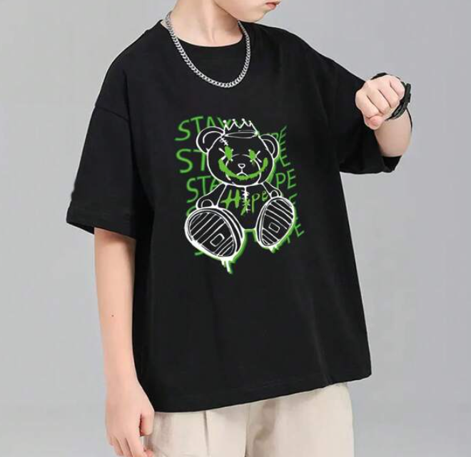 Camiseta Oversize con Estampado de Oso y Letras - Color Negro