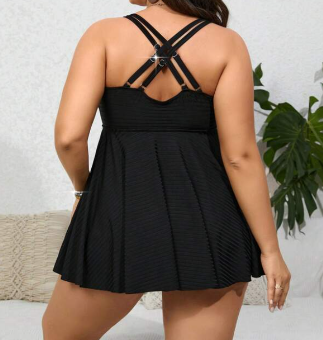 Traje de Baño Plus Size con Falda y Detalle de Abertura - Negro