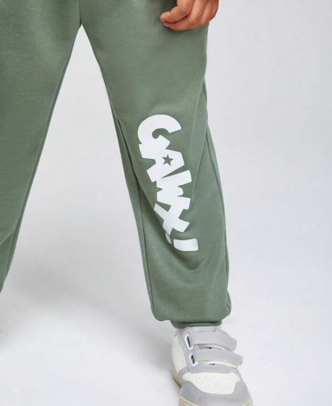 Conjunto Casual para Niño: Camiseta con Estampado de Ranas y Pantalón Deportivo 🐸✨