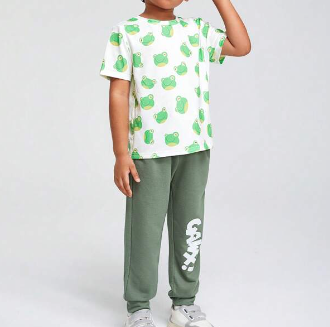 Conjunto Casual para Niño: Camiseta con Estampado de Ranas y Pantalón Deportivo 🐸✨