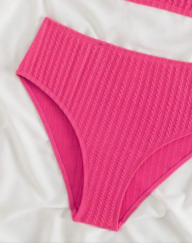Bikini Bohemio en Rosa Fucsia con Textura ✨