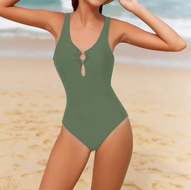 Traje de Baño Entero Verde Militar con Detalle de Abertura ✨