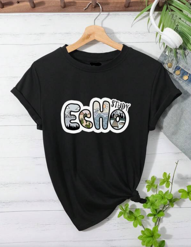 Polera Negra con Estampado “ECHO STUDY” ✨