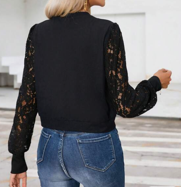 Chaleco Negro con Detalles en Encaje y Botones Decorativos 🖤✨