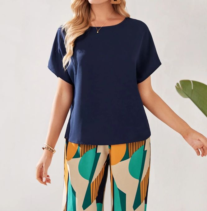 🌿 Conjunto Casual Mujer – Blusa Lisa + Pantalón Estampado Geométrico