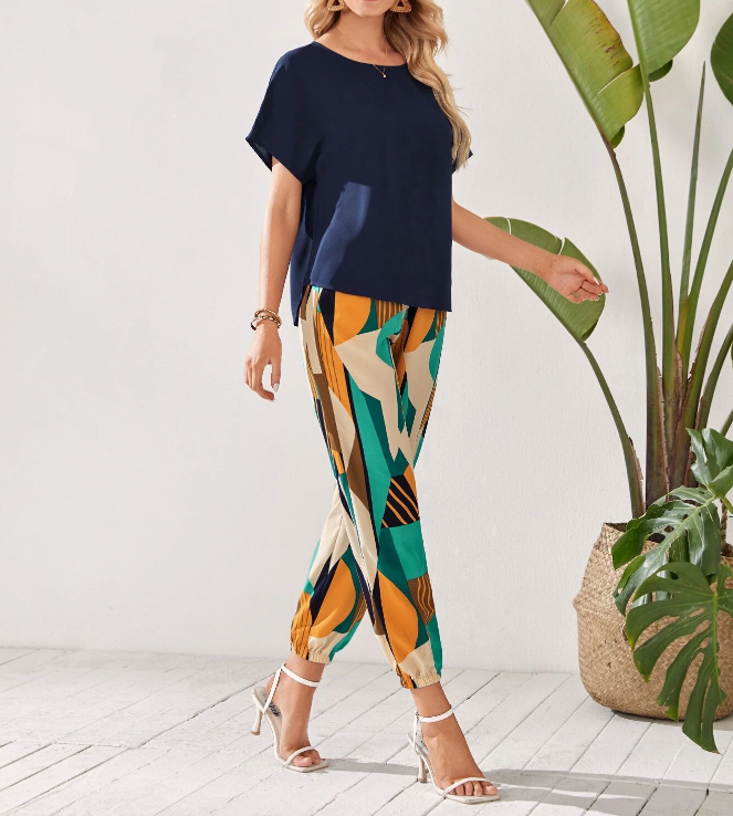 🌿 Conjunto Casual Mujer – Blusa Lisa + Pantalón Estampado Geométrico