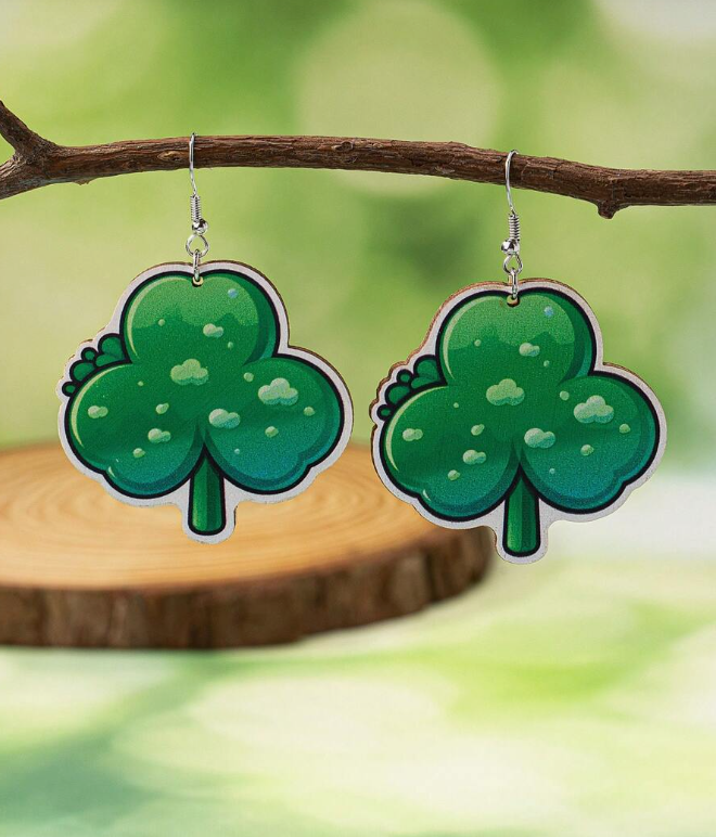 🍀 Aros Trébol de Metacrilato – ¡Luce un Toque de Suerte con Estilo!