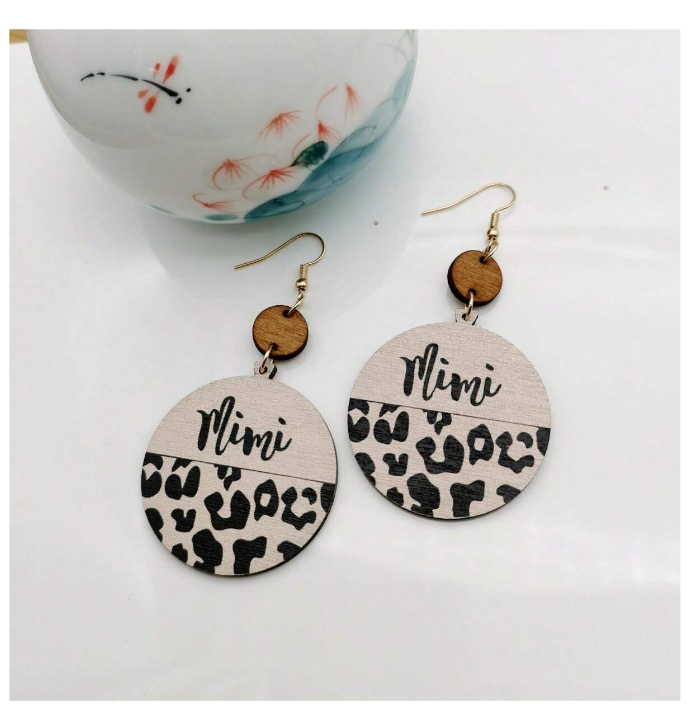 🌿 Aros de Madera "Mimi" con Estampado Animal Print – Estilo Original y Artesanal