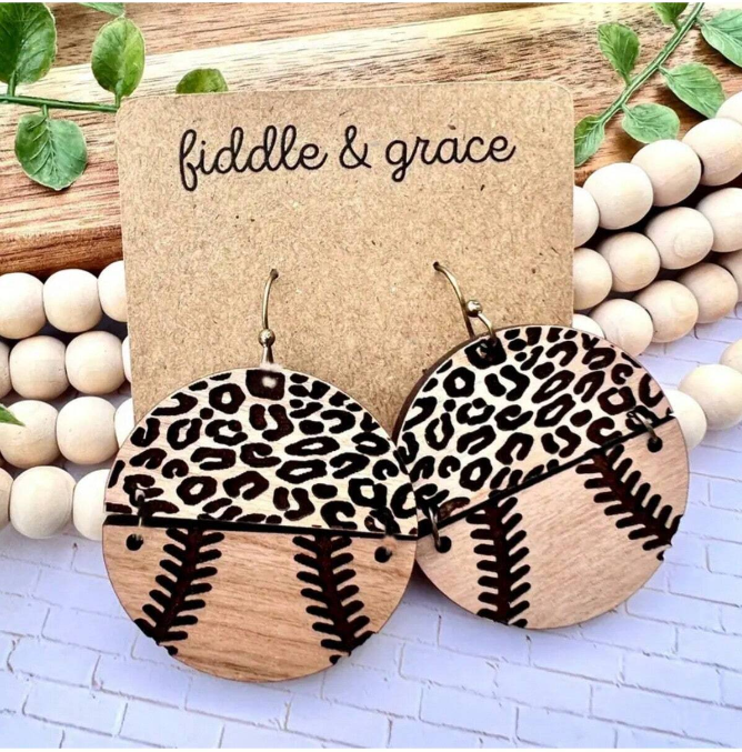 🐾 Aros Redondos Animal Print con Diseño Béisbol – Un Toque Divertido y Original