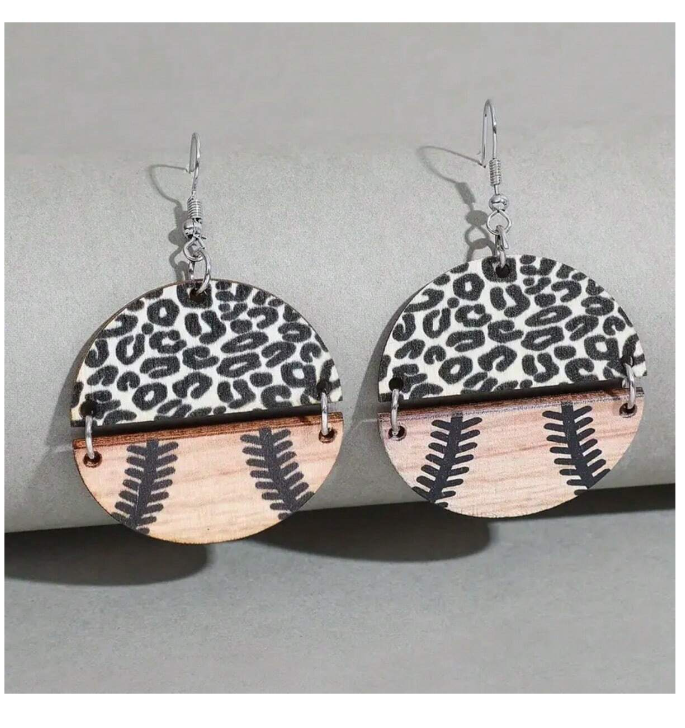 🐾 Aros Redondos Animal Print con Diseño Béisbol – Un Toque Divertido y Original