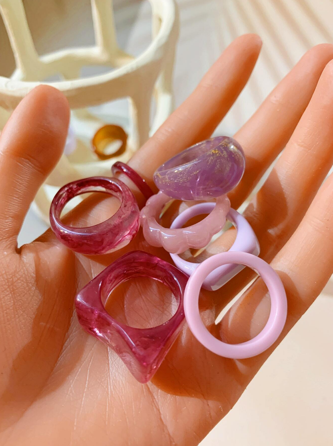 💍 Anillos de Resina Multicolor – Estilo Casual y Divertido