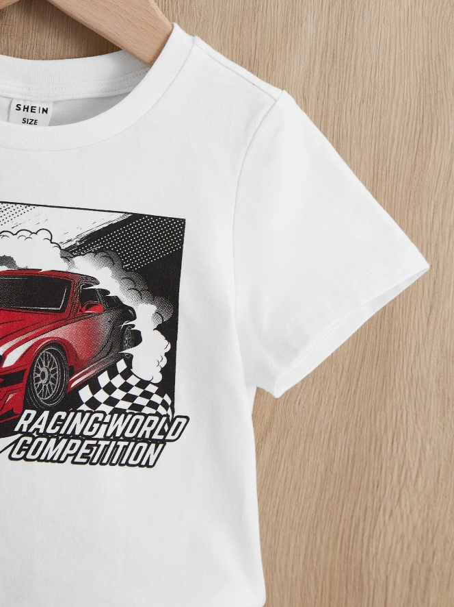 Set de Camiseta y Shorts Deportivos para Chicos - Diseño de Coche Rojo