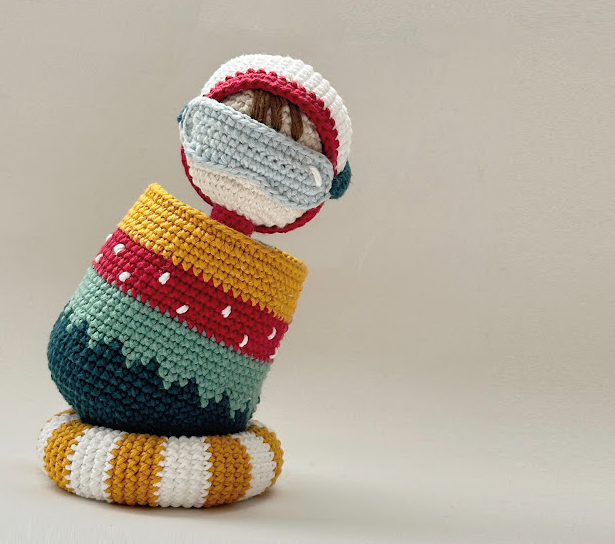 Astronauta Amigurumi con Cápsula – Juguete decorativo hecho a mano 🚀
