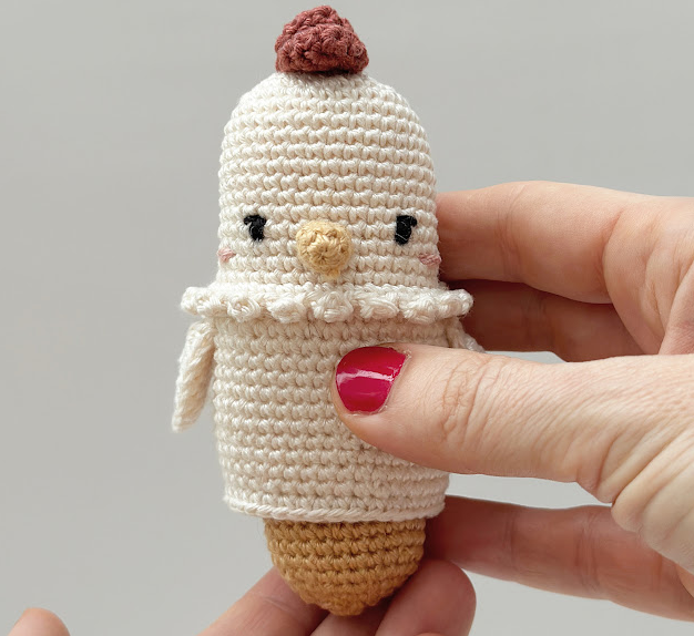 🐔 Gallinita con Huevo – Amigurumi Campestre Hecho a Mano