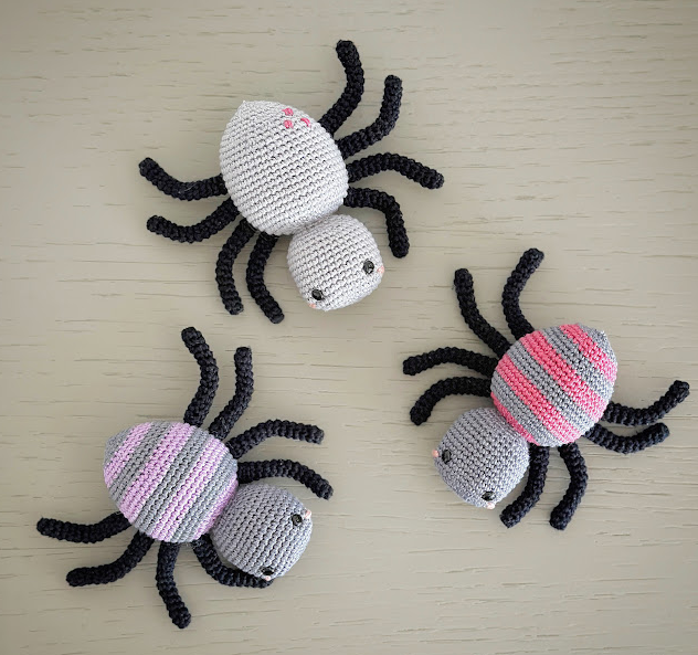 🕷️ Arañita Amigurumi – Decoración Colgante Tejida a Mano