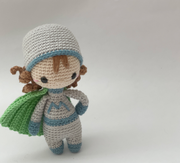 🦸♀️ Super Mamá con Capa Verde – Amigurumi Hecho a Mano
