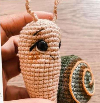 🐌 Caracol con Caparazón en Espiral – Amigurumi Hecho a Mano