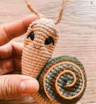 🐌 Caracol con Caparazón en Espiral – Amigurumi Hecho a Mano