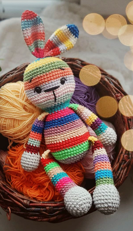 🌈 Conejo Arcoíris – Amigurumi Hecho a Mano