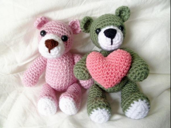 🧸 Osito con Corazón – Amigurumi Hecho a Mano