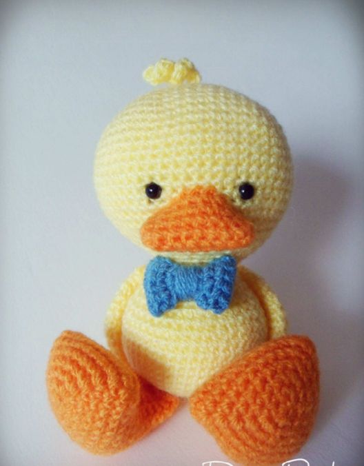 🐤 Patito con Corbatín Azul – Amigurumi Hecho a Mano