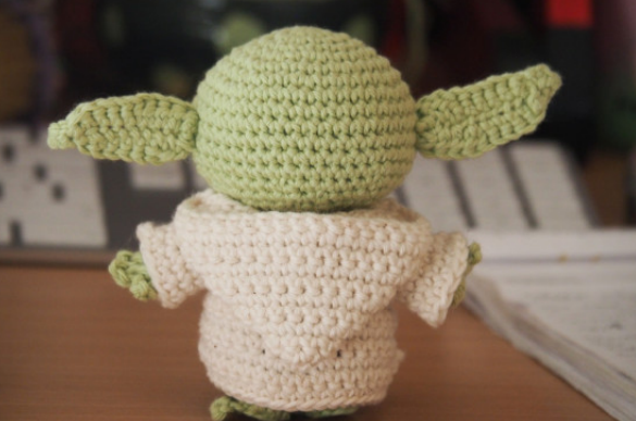 🛡️ Maestro Yoda – Amigurumi Hecho a Mano