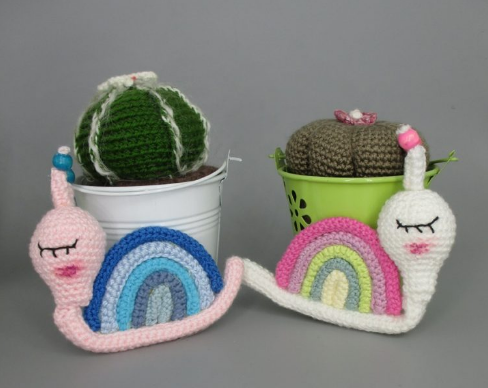 🐌 Amigurumi Caracol Arcoíris – Hecho a Mano