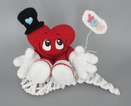 ❤️ Amigurumi Corazón con Sombrero – Hecho a Mano