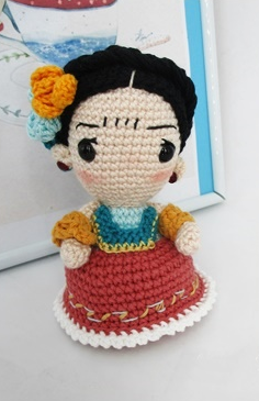 🎨 Amigurumi Frida Kahlo – Hecho a Mano