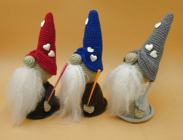 🧙♂️ Duende con Sombrero – Amigurumi Hecho a Mano