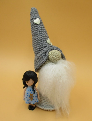 🧙♂️ Duende con Sombrero – Amigurumi Hecho a Mano