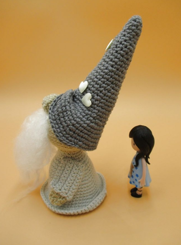 🧙♂️ Duende con Sombrero – Amigurumi Hecho a Mano