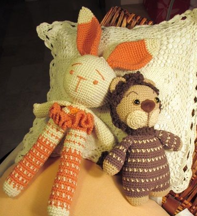 🐰 Conejito Orejas Largas Naranjo y Crema – Amigurumi Hecho a Mano