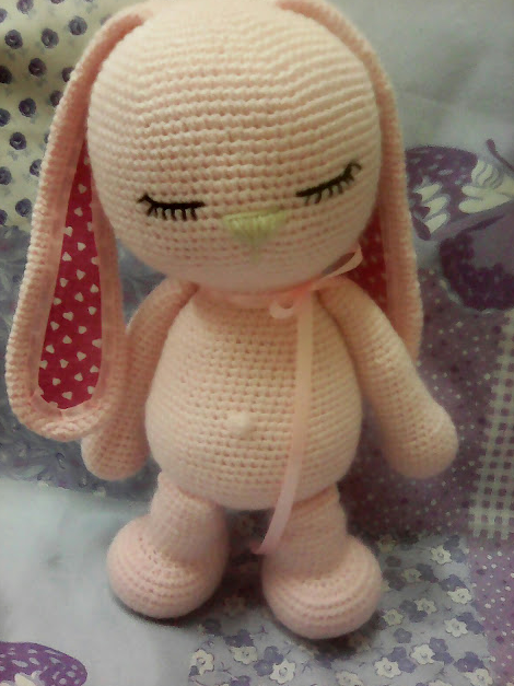 🐇 Conejito Rosa con Corazón – Amigurumi Hecho a Mano