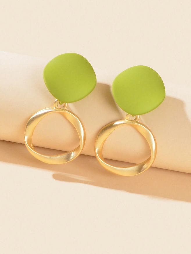 Pendientes Geométricos – Círculo Mate & Aro Irregular Dorado