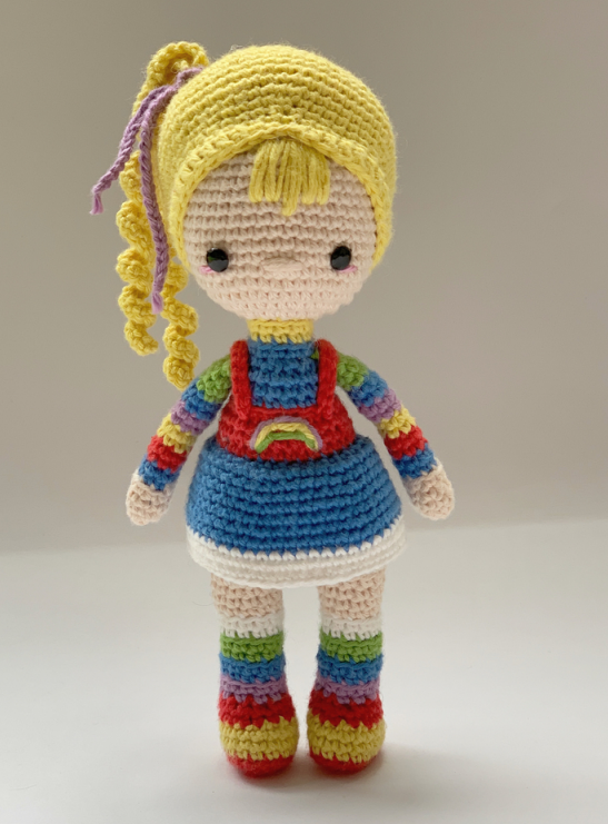 🌈 Muñeca Arcoíris – Amigurumi Dulce y Colorido Hecho a Mano