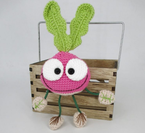 🌱 Amigurumi Rábano – Hecho a Mano