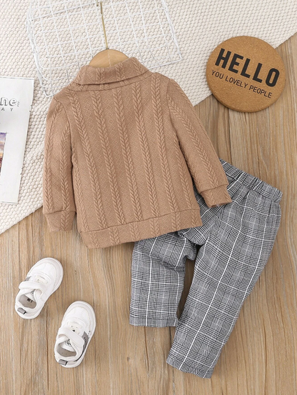 Conjunto de Sudadera y Pantalón con Cuello Cisne para Chicos